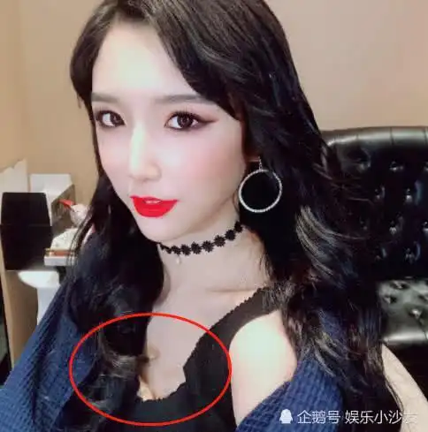 女装大佬秀胸镇压全场旁边闺蜜成炮灰不料随后扯出大道具