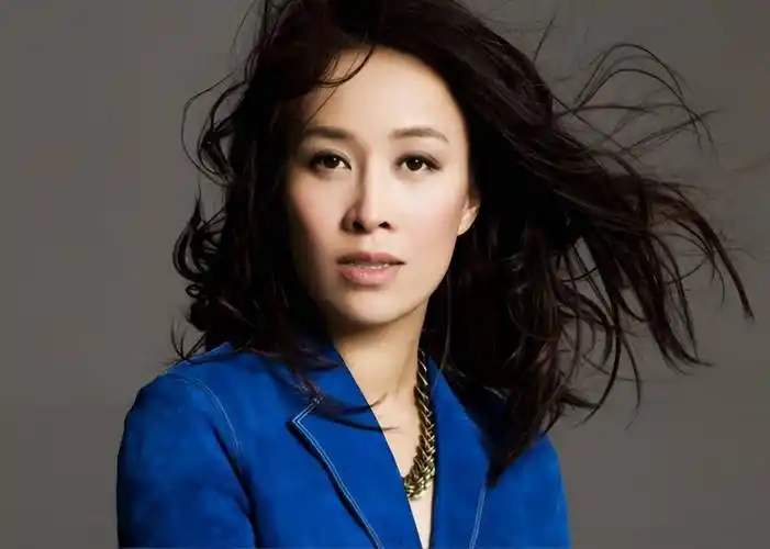 那英的成功也给年轻人树立了一个榜样.