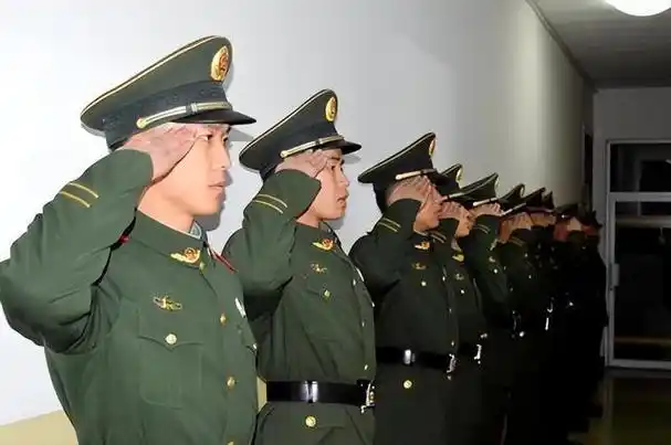 原因有2方面,看完就明白了|军队|庄重|军礼_网易订阅