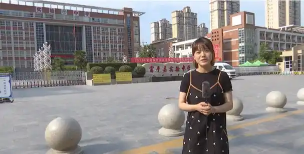 落下大幕,随着高考的结束,我县近5000名考生在与高中生涯告别的同时