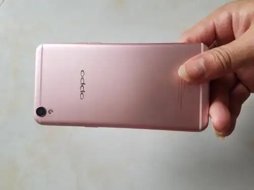 oppor9m手机屏摔碎了,换一个大概多少钱啊