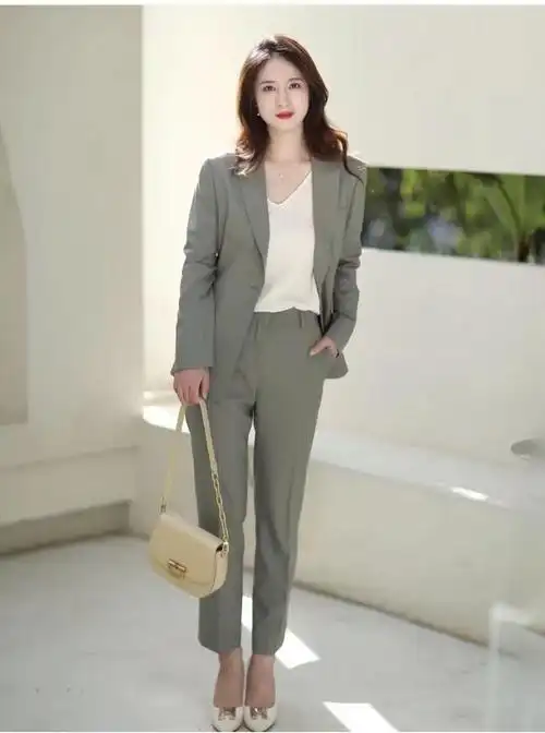 西装套装配什么鞋子好看 西装套装什么颜色好看