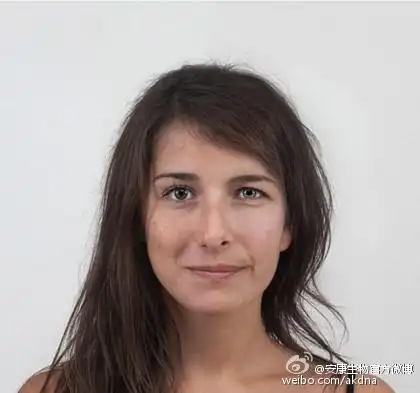 【摄影师将不同年龄段的亲人照片拼在一起后 基因的威力就浮现了】