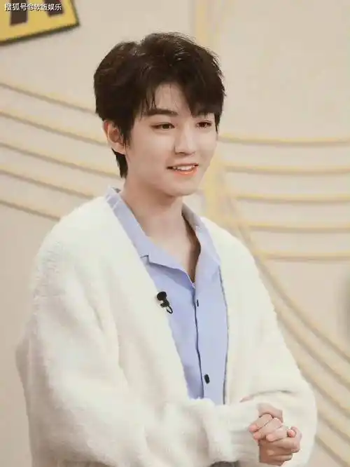 王俊凯庆24岁生日!