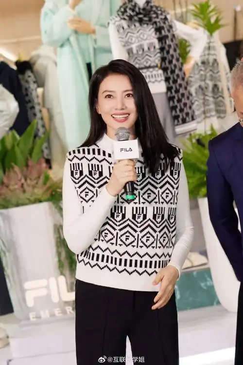 高圆圆精致休闲风##fila奢雅运动时装