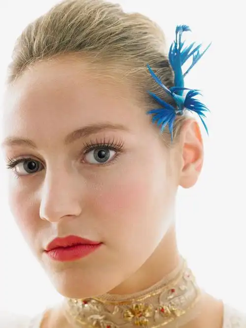 美女的白色头发图片-优雅的白发美女素材-高清图片-摄影照片-寻图免费