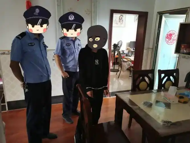 小偷正在行窃时,主人回家了!泸州大学生智擒蟊贼