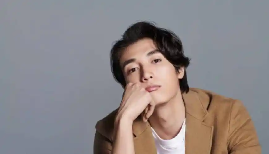 萧亚轩黄皓年龄相差16岁,相处虽然很甜,上综艺却要雇27人陪_男友_网友