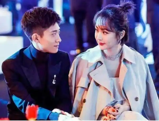 宋妍霏和张一山和平分手为何独自发声明文案不足100字信息量却很大