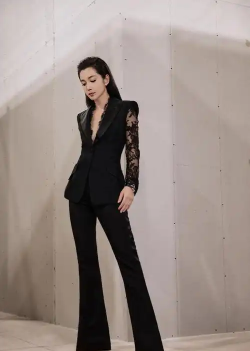 李冰冰终于不低调穿黑色旗袍裙好高级梳大背头气场太惊艳