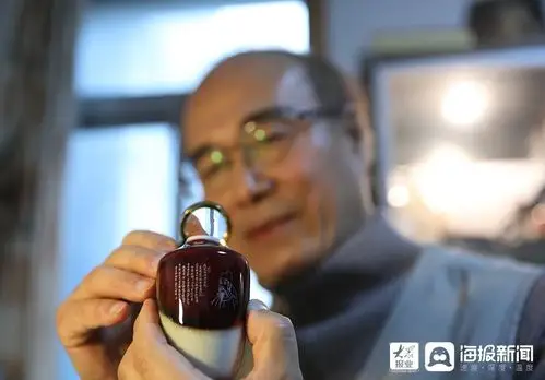 济南:探访微雕创作者 头发丝也能雕刻作品