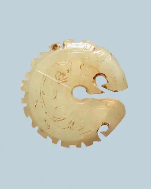 跟新石器时期在材质使用上具有明显的地域性标志不同,商代玉器在材质