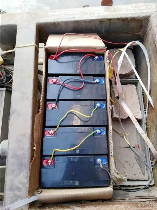 电动车有36v,48v,60v,这些电压是由单个12v的电池串联得到的,有的是在