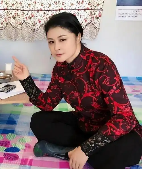 谢大脚于月仙无儿无女去世2年后丈夫的坚持令人动容