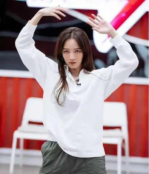 原创性格火辣孟佳在韩无名发合照挡秀智脸其友疑内涵宋茜