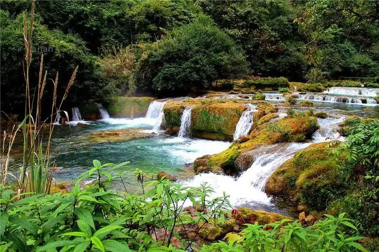 小七孔风景区以精巧,秀美,古朴,幽静著称,除了有著名的七孔古桥,还有