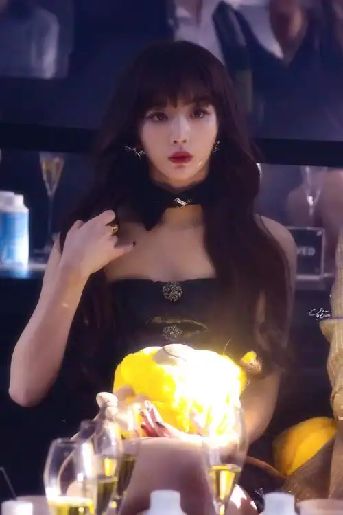 孔雪儿电梯间大片