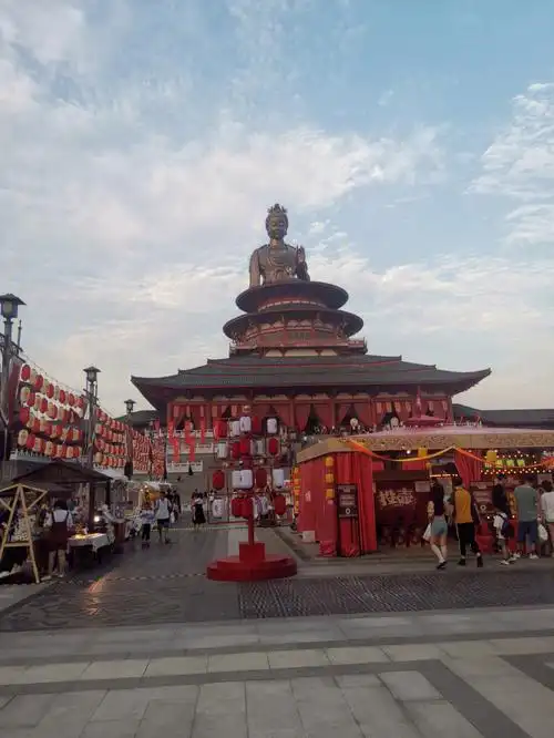 苏州华谊兄弟乐园夜公园