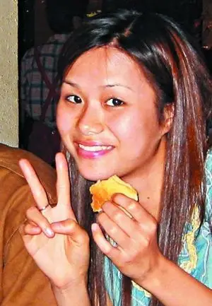 刘思希被爆出多张选美前"猪胆鼻",单眼皮的照片.