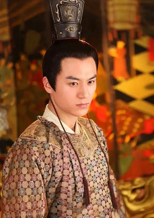 马度云剧照的给人感觉就变了