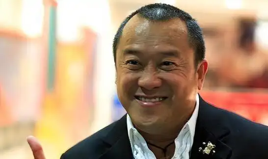 为娶富婆抛弃发妻,深陷蓝洁瑛事件却能全身而退,曾志伟有多风流