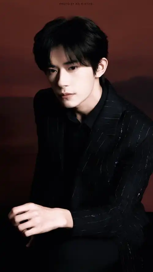 易烊千玺献唱不辞星海