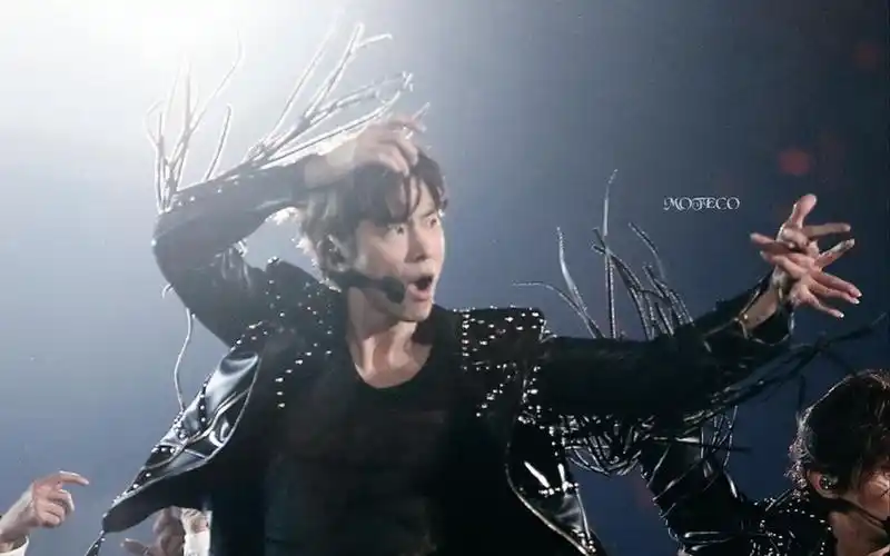 【郑允浩】190118 - 190120「东方神起 live tour 2018 ～tomorrow