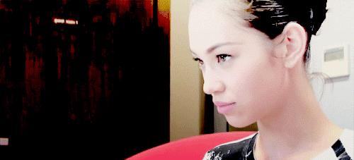 严肃gif回头gif转头gif回眸gif