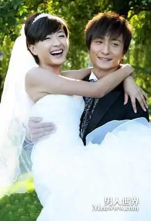 万茜与男友结婚剧照