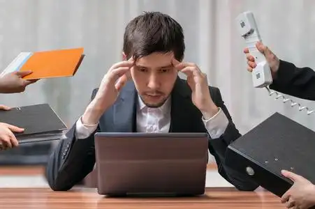 秘书和助理周围.团队工作概念照片