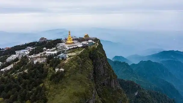 峨眉山风景秀甲天下中国四大佛教名山被誉为佛国天堂