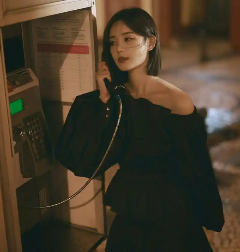 李一桐永远也留不长的头发,街头氛围感照片,短发也好好看! ​​ 6