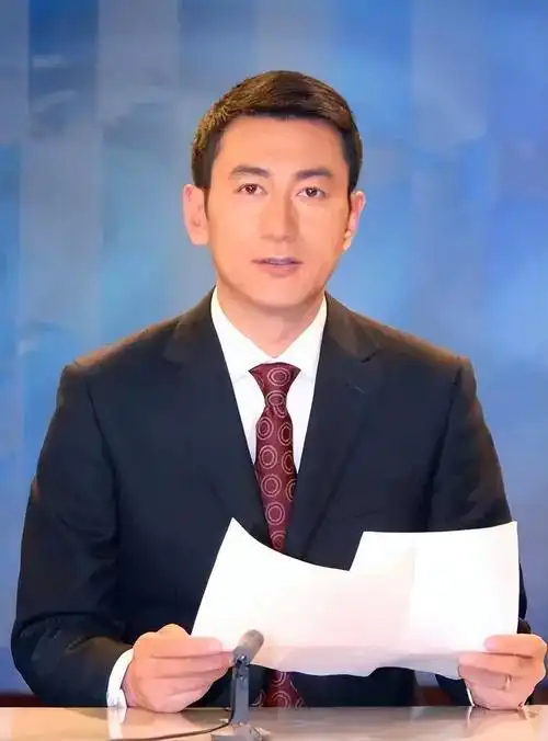 回顾视主持鲁健从草原走出来的当红主播对家乡内蒙古一往情深