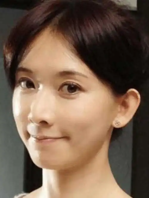 林志玲那英作为歌坛大姐大,未婚生子,作风彪悍一直是有名的.