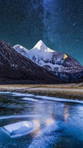 星空—华为杂志锁屏广袤的天际让夜晚的星空在这里完美呈现,满天的