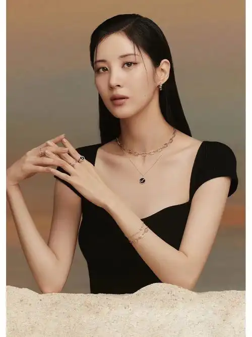 徐贤tirrir2022秋季画报