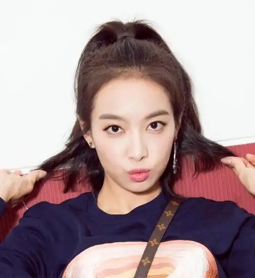 火爆娱乐圈的半束发杨幂baby都爱得不行三步就能get