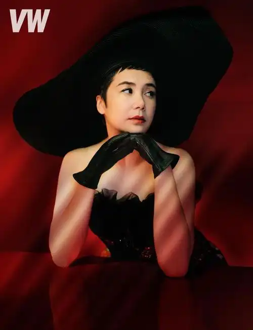 蒋雯丽最新光影大片曝光罗马风情诠释复古之美