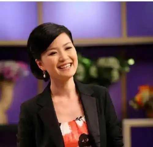 摇尾谄媚,上海六位主持人"一站成名",人无风骨与蓬蒿何异!_腾讯新闻