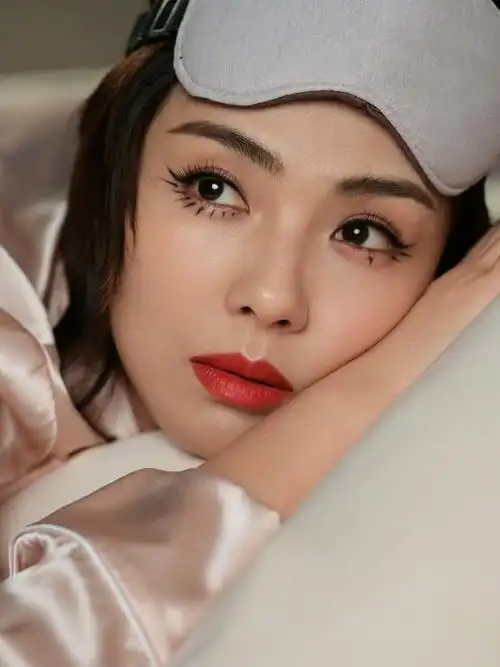 美人失眠什么样刘涛失眠妆袭人红唇妩媚动人