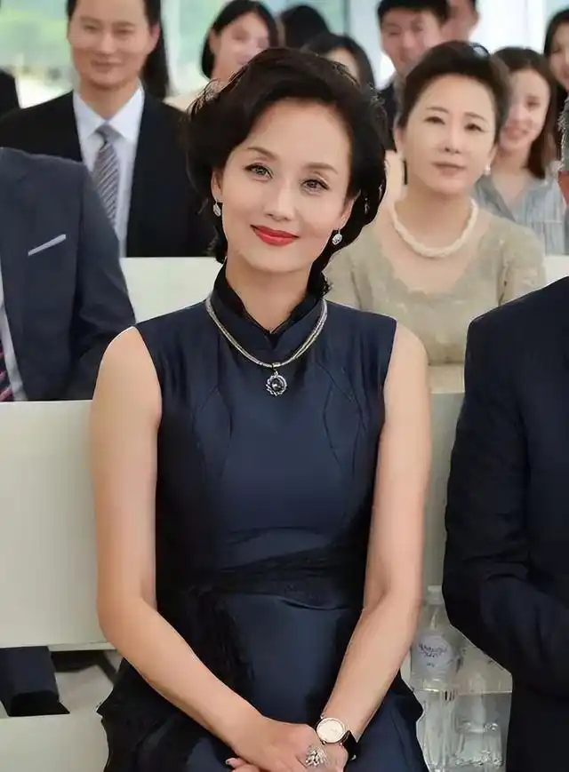 正如这5位女星,从长相到打扮无一不是高级的,各有韵味,即便是演剧里的