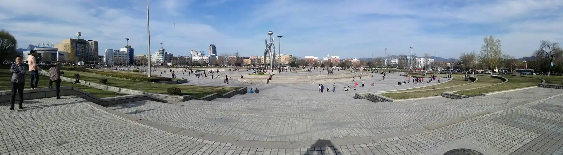 这是延庆县城的中心广场.