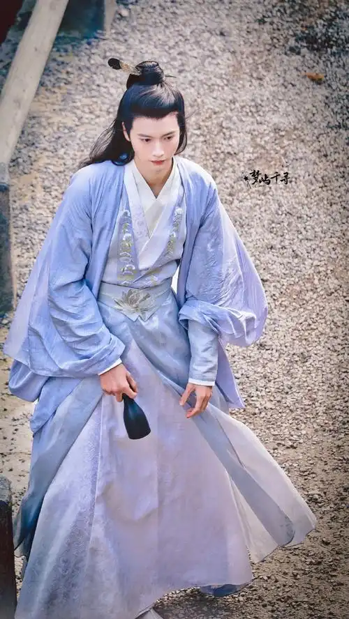 陈宥维超话96#陈宥维星途璀璨##陈宥维虎鹤妖师录#深夜适宜欣赏古装