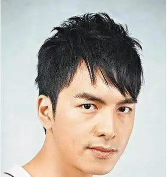 大饼脸男生,最适合下面这几款发型,像陈冠希一样帅气迷人!