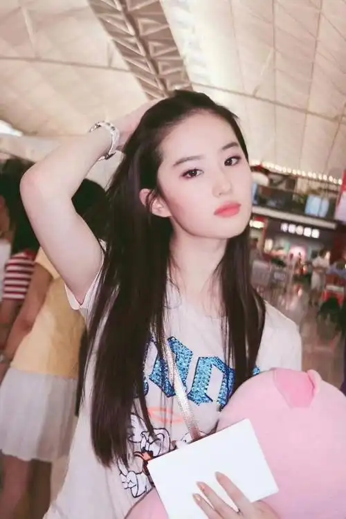 大天仙美籍华人刘亦菲早期美照大赏,水嫩水嫩的