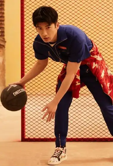 刘芮麟运动风帅气写真封面大片99