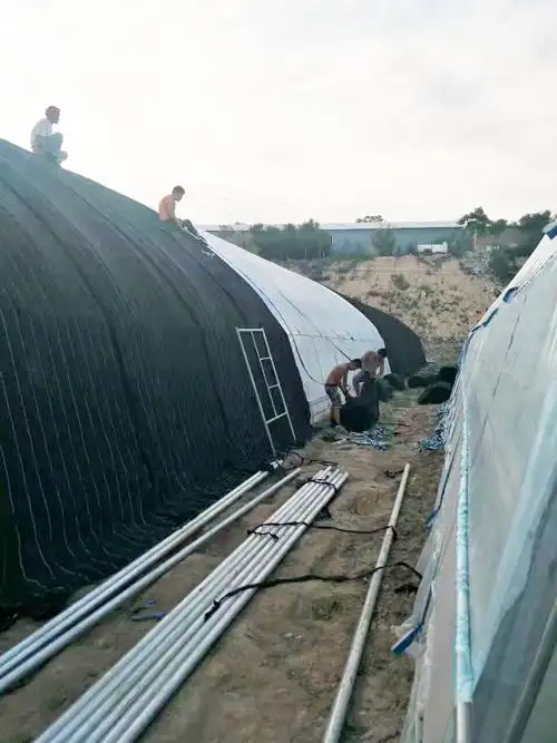 大棚棉被安装中_晋禾源