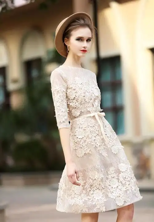 名媛气质绣花刺绣水溶镂空蕾丝网纱连衣裙