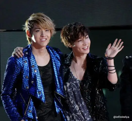 【exo繁星】请问这张图是出自哪里,是哪场的啊?