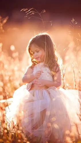 可爱的小女孩,卷发,孩子,草,夏天 4k